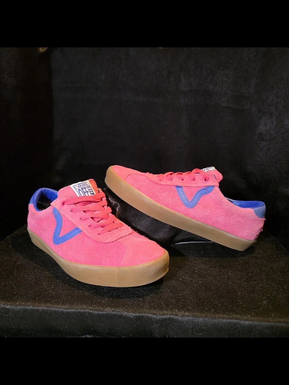 Vans Pink Suede Casual Sneakers with Blue Accents Womens Size 8.5
